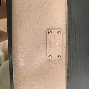 Kate Spade Light Pink Wallet with zipper